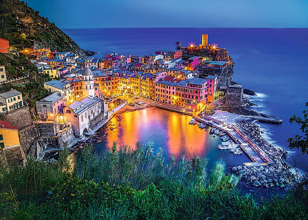 Vernazza za soumraku, Itálie